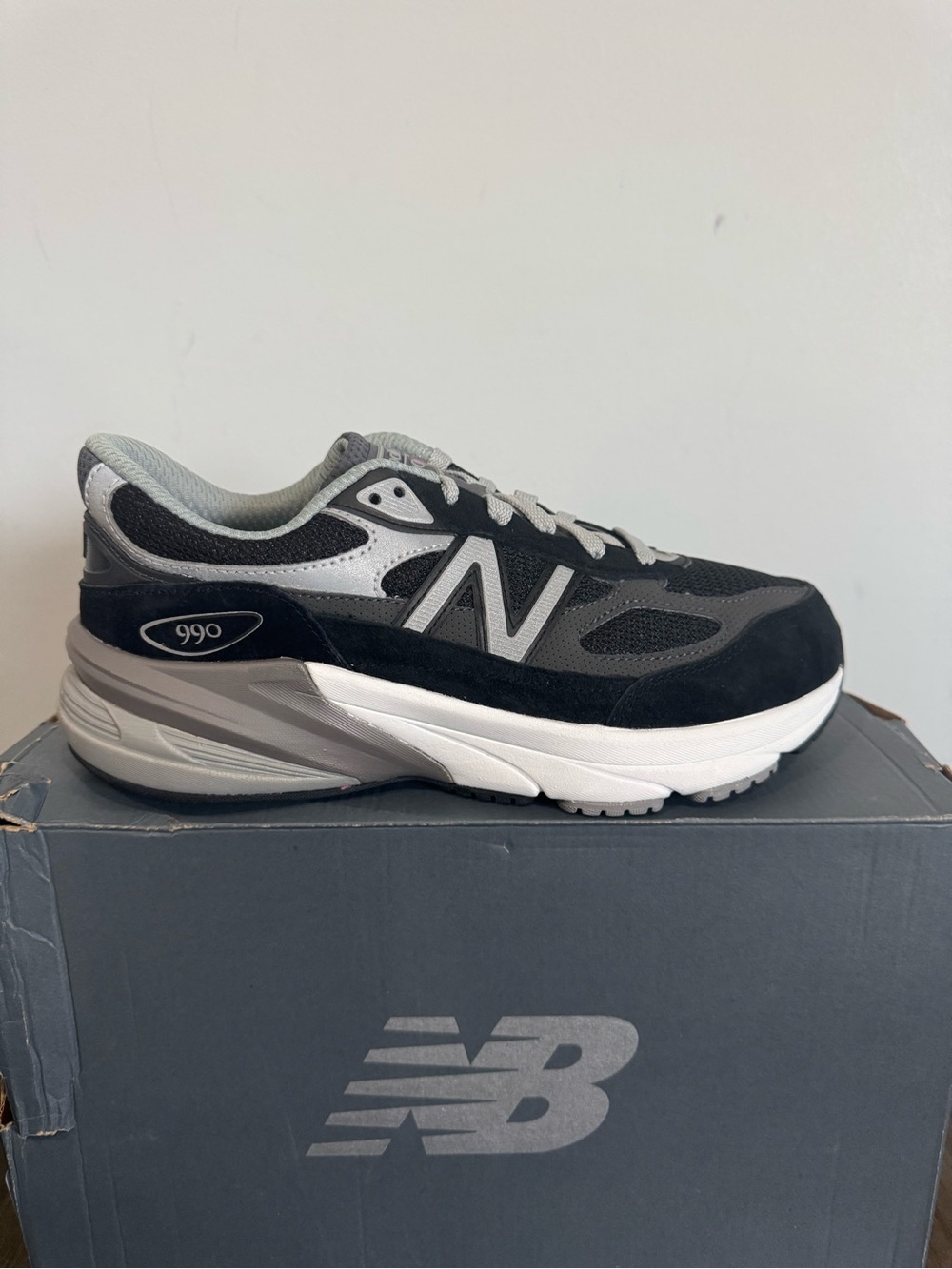NEW BALANCE FUEL CELL 990v6 BIG KIDS RUNNING SHOES